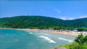 Praia do Guaiúba é um paraíso escondido no Guarujá