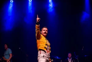 Espetáculo Ópera Queen promete emocionar fãs da banda em tributo imperdível no Guarujá