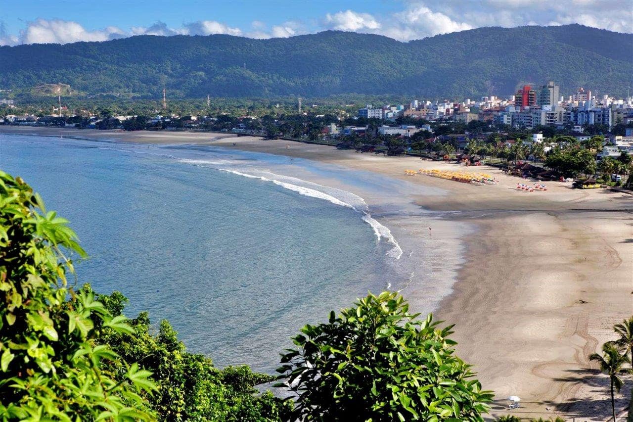 Praia-da-Enseada-min