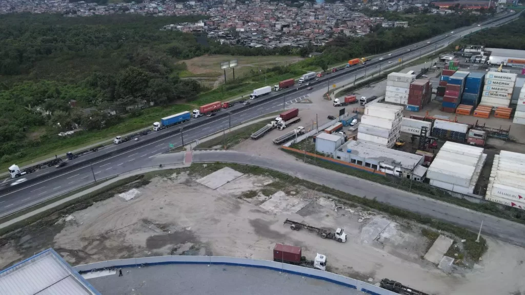 Governo Federal Cede Áreas Estratégicas em Guarujá para Megaexpansão Viária do Porto de Santos
