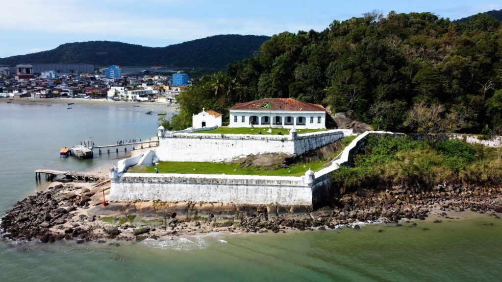 Guarujá avança em tratativas para integrar pontos históricos a programas da Unesco